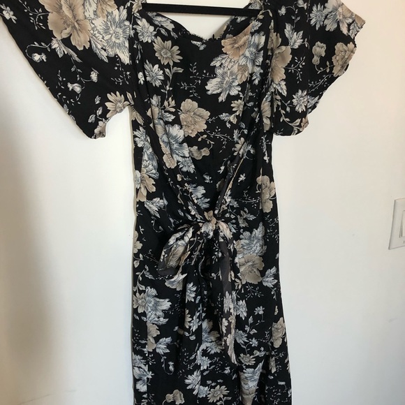 Black floral off the shoulder dress - Picture 3 of 3